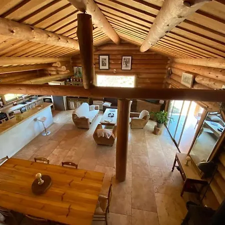 Casa Laricciu